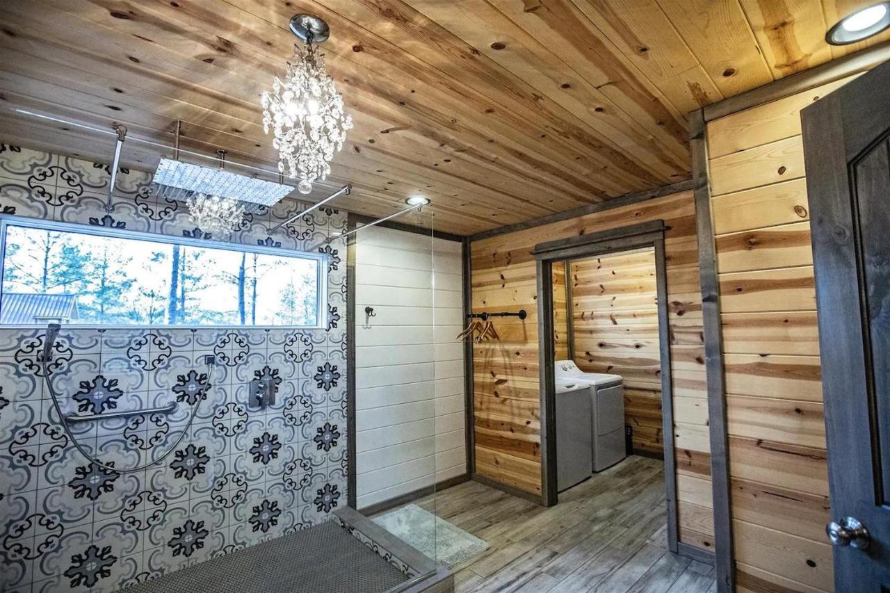 Convenient Romantic Hot Tub Bbq 3-Night Special! Broken Bow Eksteriør billede