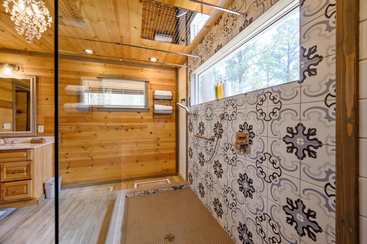 Convenient Romantic Hot Tub Bbq 3-Night Special! Broken Bow Eksteriør billede