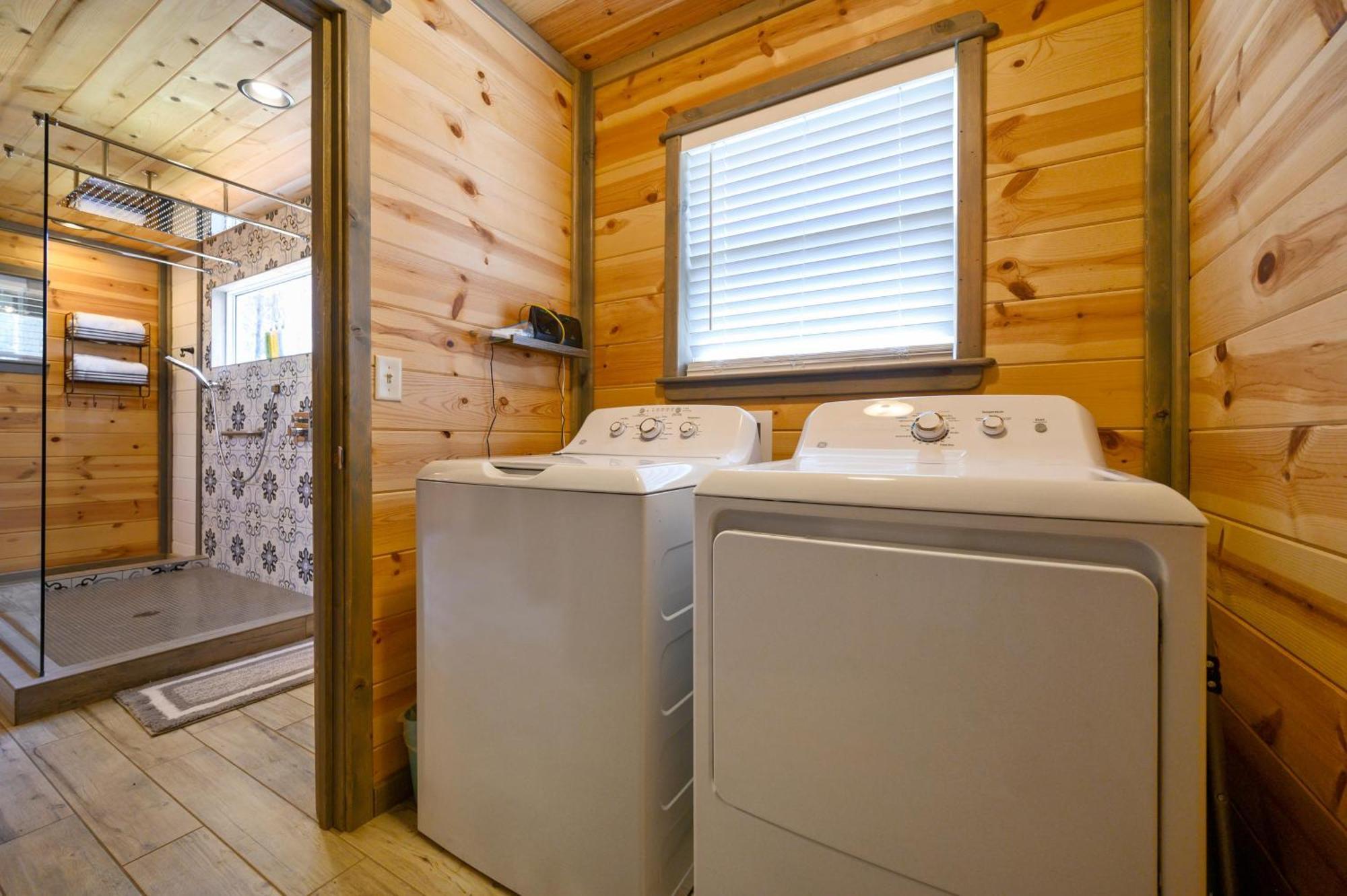 Convenient Romantic Hot Tub Bbq 3-Night Special! Broken Bow Eksteriør billede