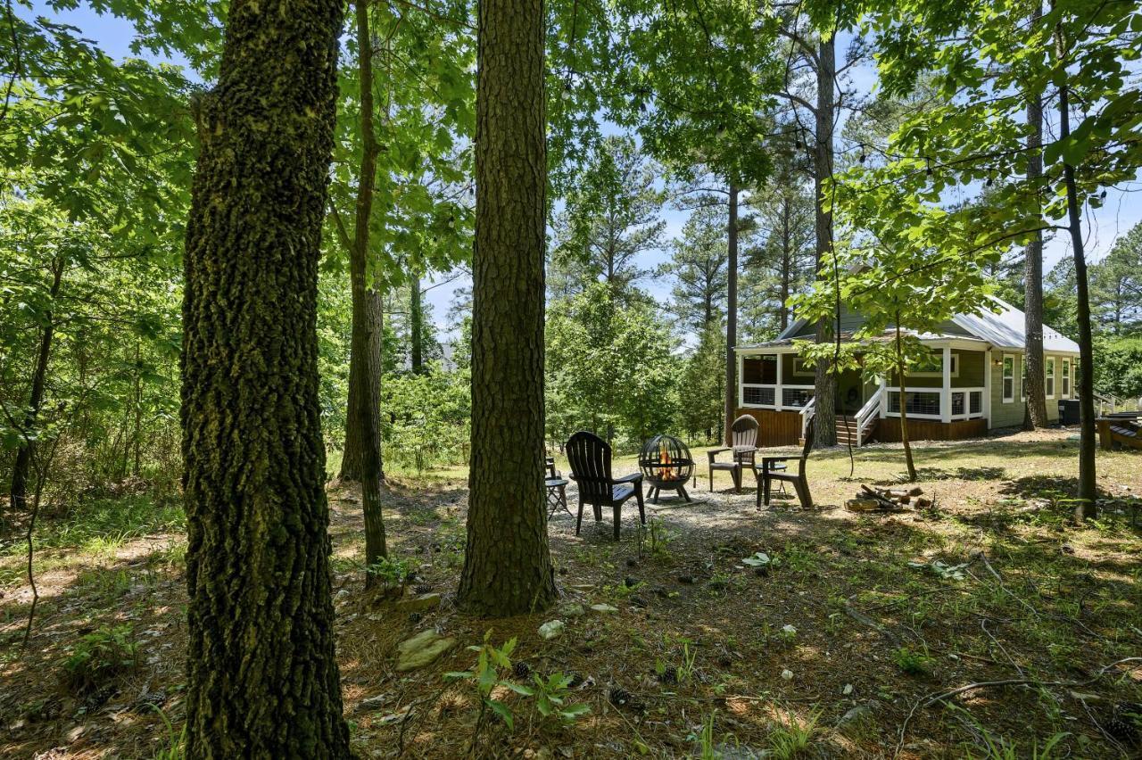 Convenient Romantic Hot Tub Bbq 3-Night Special! Broken Bow Eksteriør billede